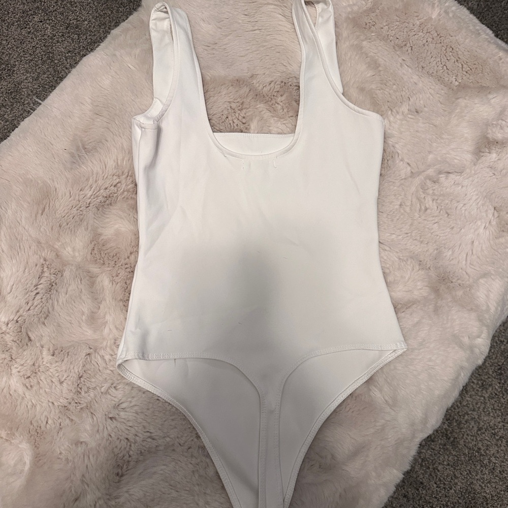 Good American Ivory Sleeveless bodysuit Tank Top Size 2